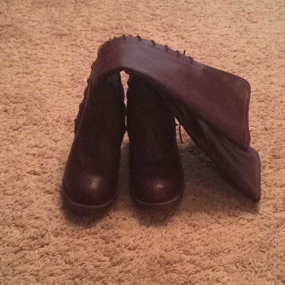 Boots - Picture 3 of 3